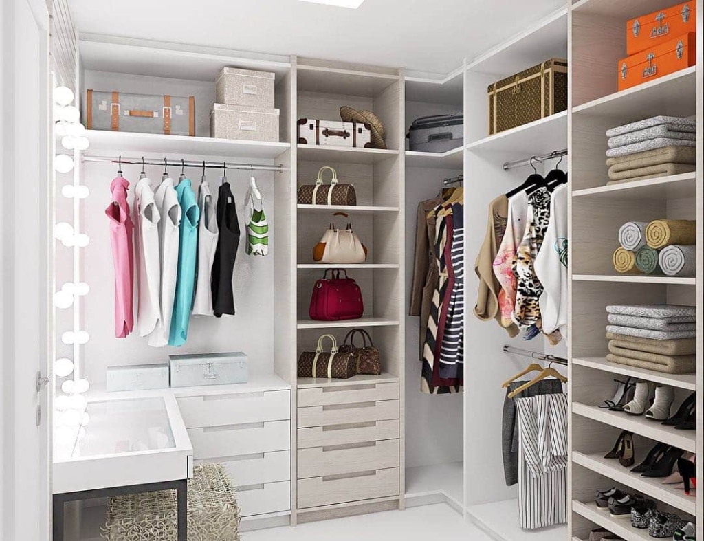 Como fazer a decoração de um closet pequeno com espelho-01