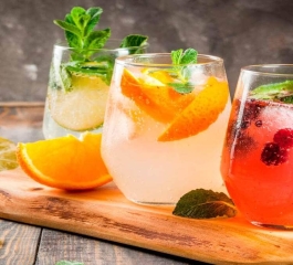 4 Drinks com Cachaça: Receitas Rápidas e Refrescantes