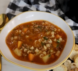 Sopa de Macarrão com Carne Moída: Delícia para Esquentar o Frio