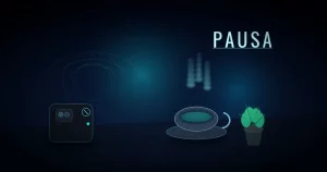 Telemóvel virado para baixo em silêncio, chávena de chá com vapor e planta pequena sob glow ciano — símbolo de pausa na ansiedade a dois