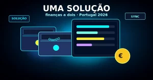 Carteiras interligadas, tablet-ledger partilhado e cartões SOLUÇÃO/SYNC sob glow ciano — app de finanças solução casal Portugal 2026 (objecto/símbolo)